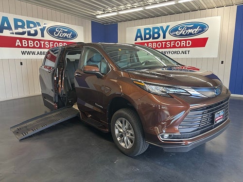 2022 Toyota Sienna XLE