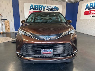 2022 Toyota Sienna XLE