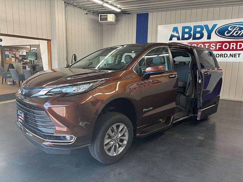 2022 Toyota Sienna XLE