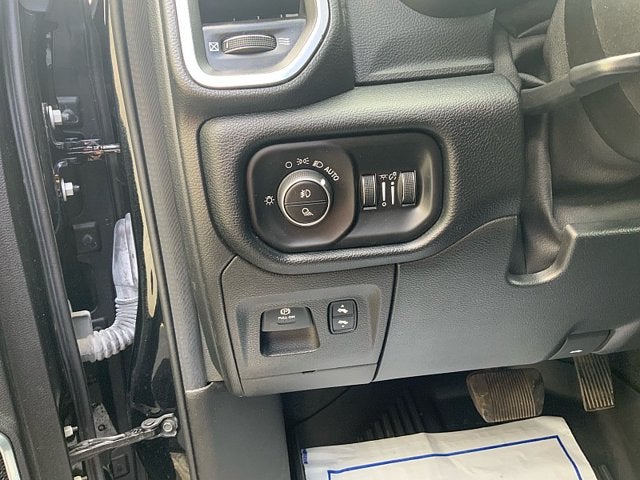 2021 RAM 1500 Laramie Crew Cab 4x4 5'7' Box