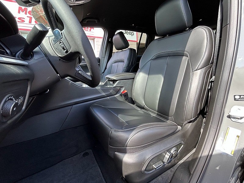 2027 Jeep Grand Cherokee GRAND CHEROKEE LIMITED 4X4