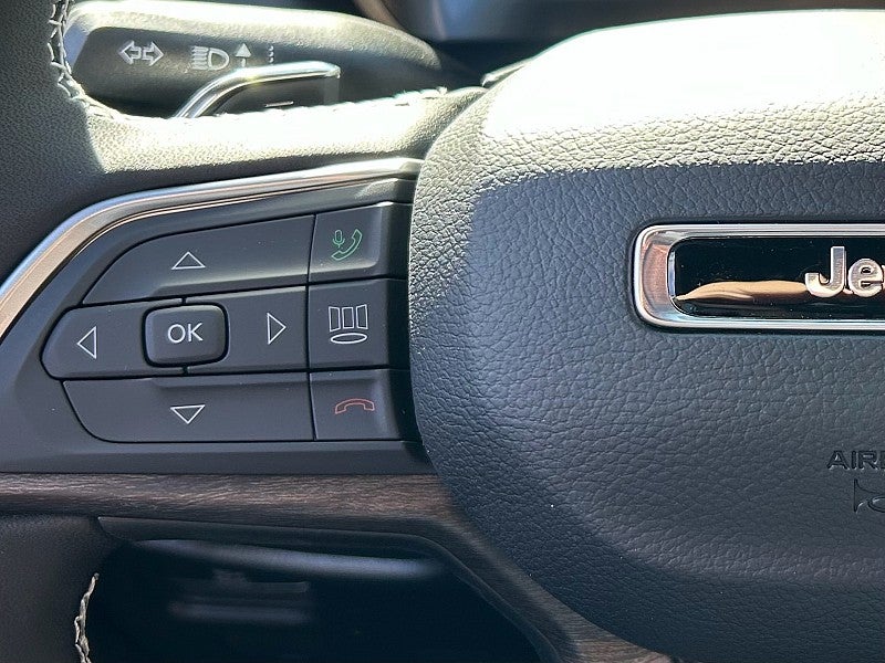 2027 Jeep Grand Cherokee GRAND CHEROKEE LIMITED 4X4