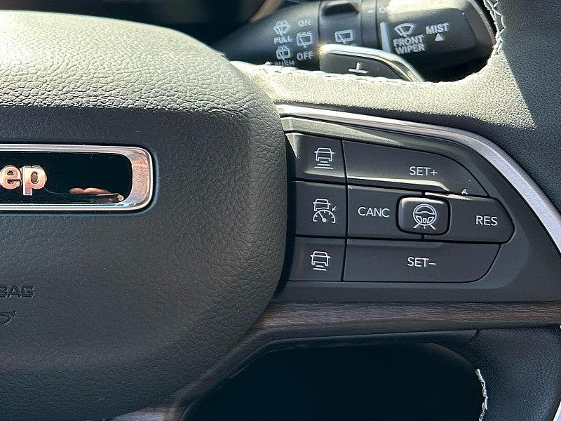 2027 Jeep Grand Cherokee GRAND CHEROKEE LIMITED 4X4