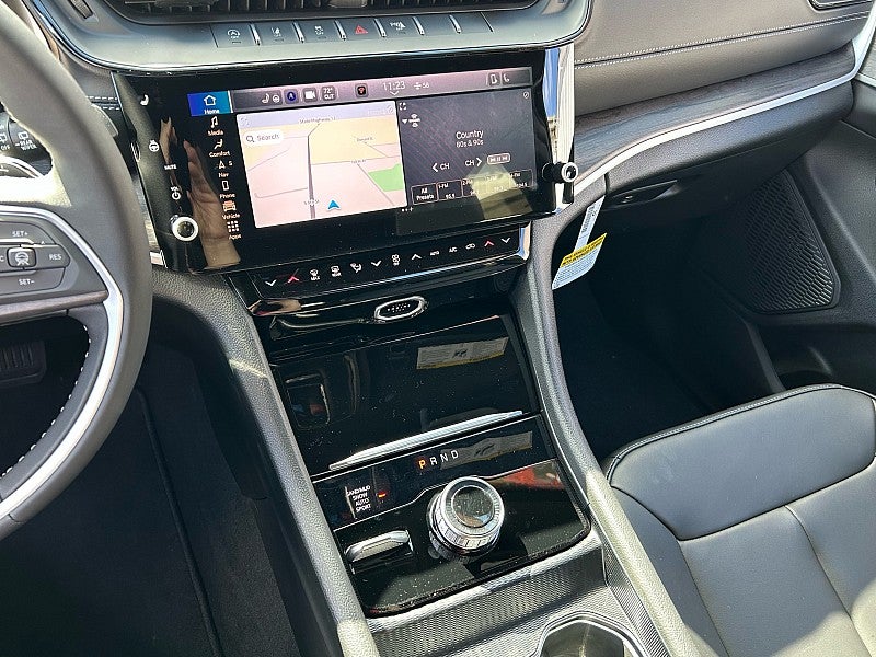 2027 Jeep Grand Cherokee GRAND CHEROKEE LIMITED 4X4