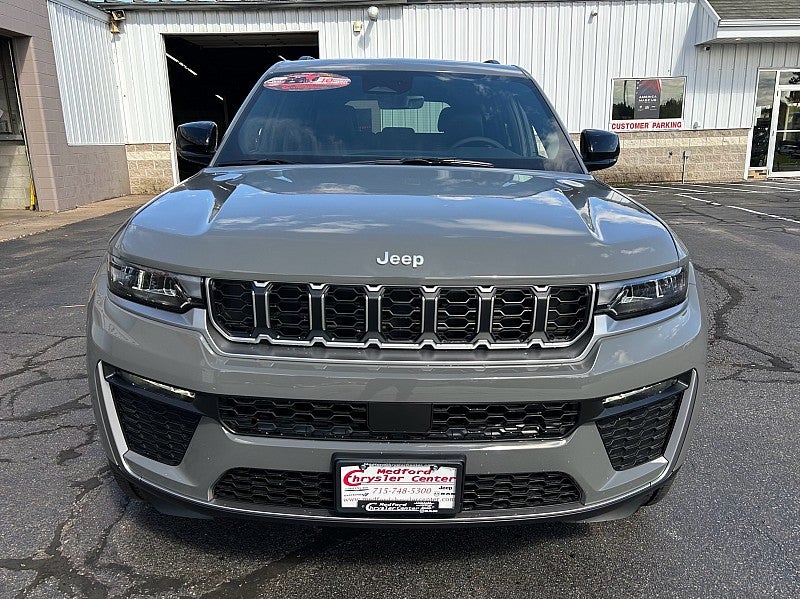 2027 Jeep Grand Cherokee GRAND CHEROKEE LIMITED 4X4
