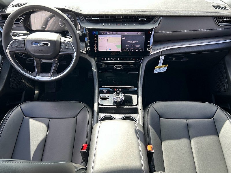 2027 Jeep Grand Cherokee GRAND CHEROKEE LIMITED 4X4