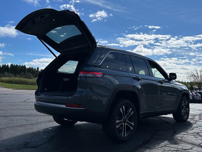 2027 Jeep Grand Cherokee GRAND CHEROKEE LIMITED 4X4