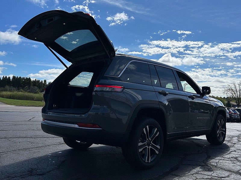 2027 Jeep Grand Cherokee GRAND CHEROKEE LIMITED 4X4
