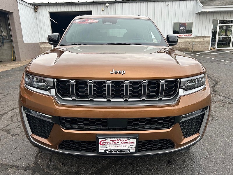 2027 Jeep Grand Cherokee GRAND CHEROKEE LIMITED 4X4