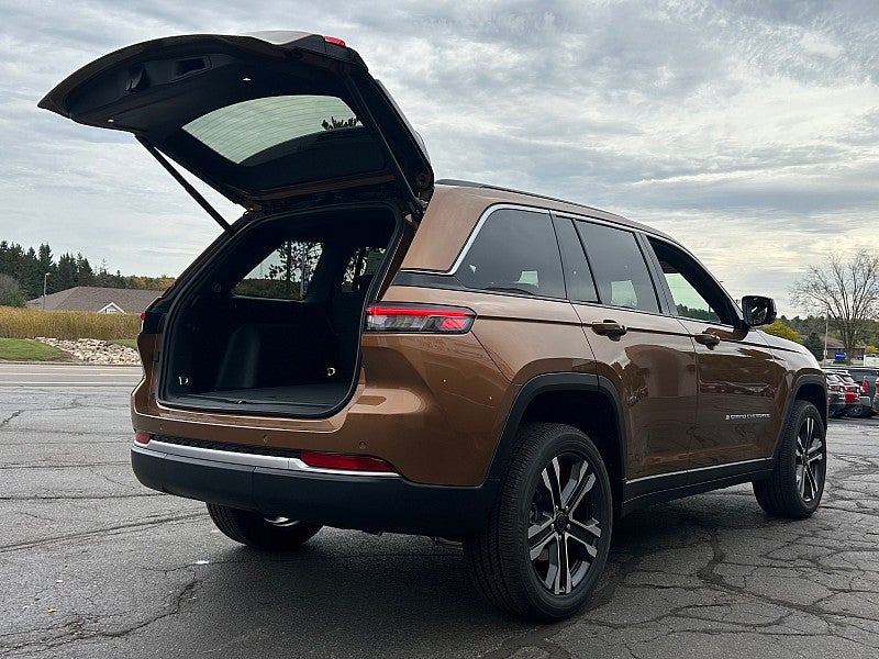 2027 Jeep Grand Cherokee GRAND CHEROKEE LIMITED 4X4