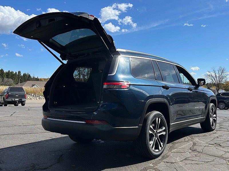 2027 Jeep Grand Cherokee GRAND CHEROKEE L LIMITED 4X4