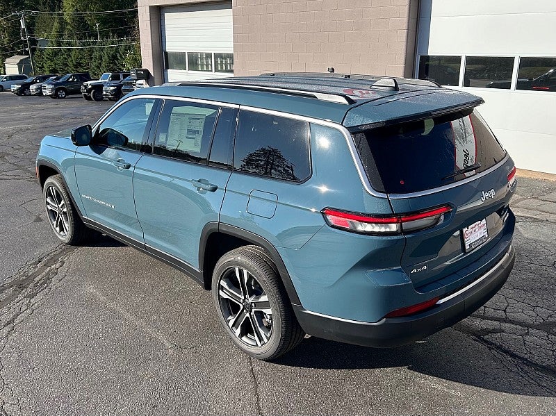 2027 Jeep Grand Cherokee GRAND CHEROKEE L LIMITED 4X4