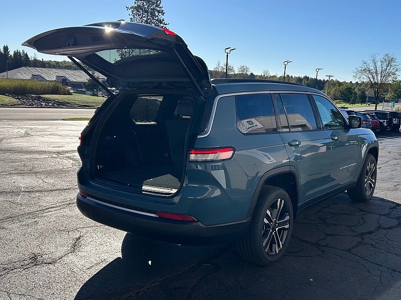 2027 Jeep Grand Cherokee GRAND CHEROKEE L LIMITED 4X4