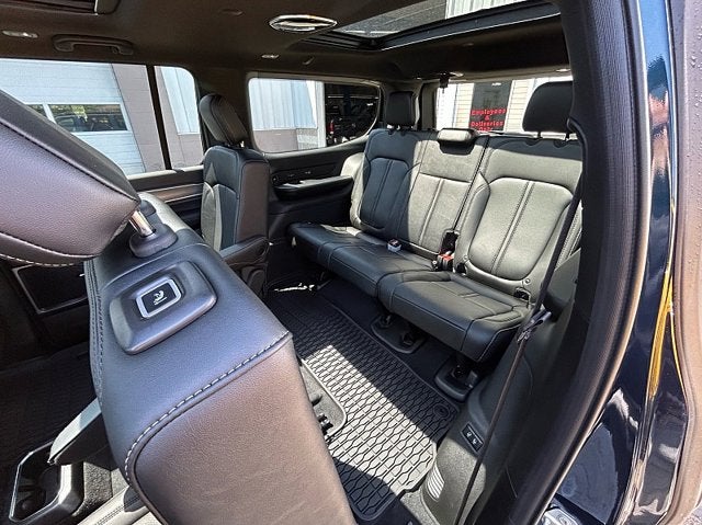 2026 Jeep Grand Wagoneer GRAND WAGONEER UPLAND 4X4