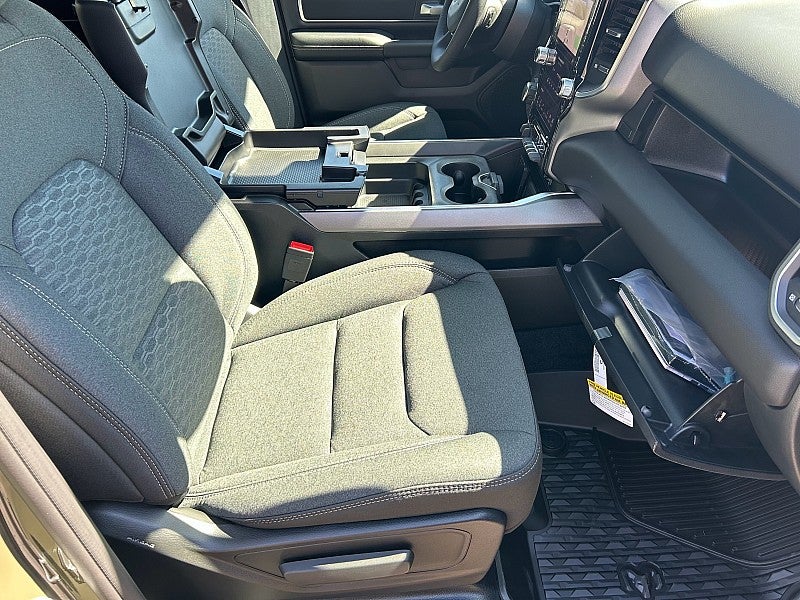 2027 RAM Ram 1500 RAM 1500 BIG HORN CREW CAB 4X4 5'7' BOX