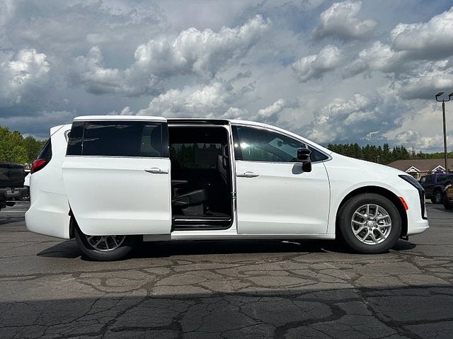 2027 Chrysler Pacifica PACIFICA SELECT