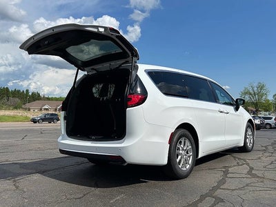2027 Chrysler Pacifica PACIFICA SELECT