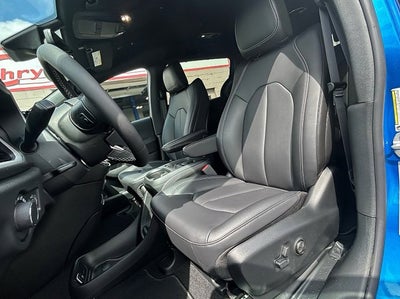 2027 Chrysler Pacifica PACIFICA SELECT