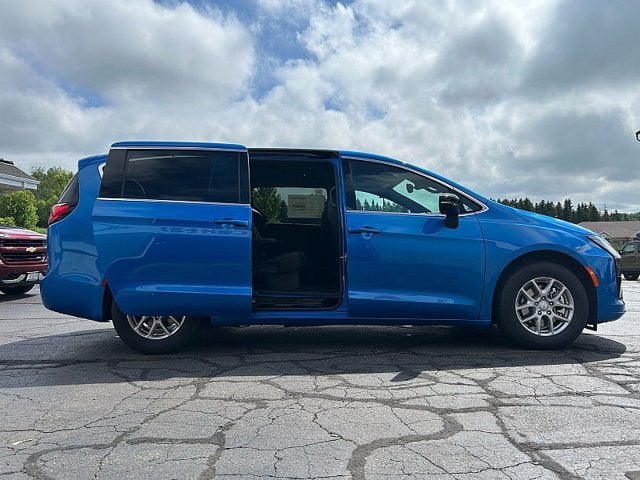 2027 Chrysler Pacifica PACIFICA SELECT