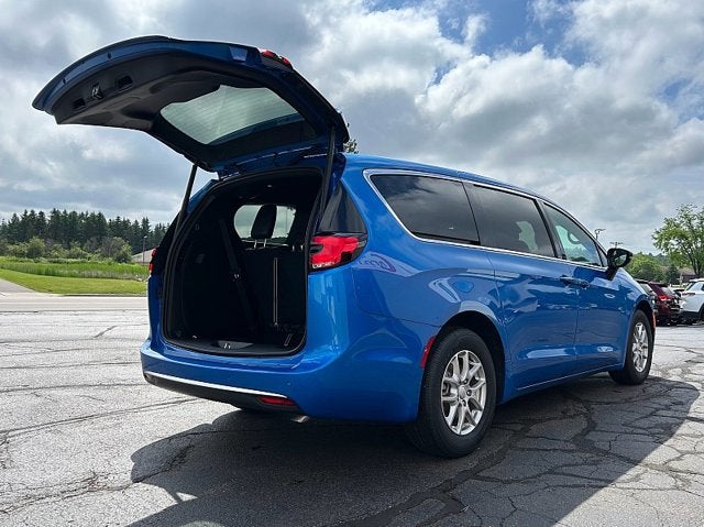 2027 Chrysler Pacifica PACIFICA SELECT