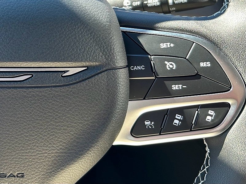 2027 Chrysler Pacifica PACIFICA SELECT AWD
