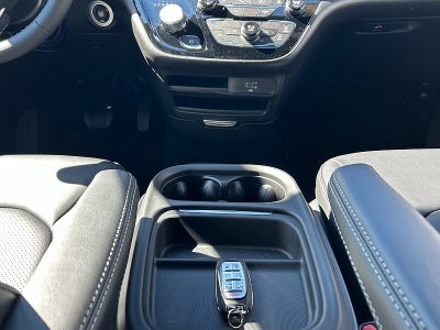 2027 Chrysler Pacifica PACIFICA SELECT AWD