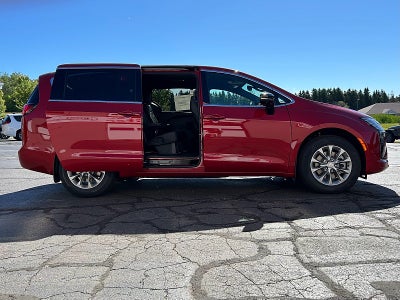 2027 Chrysler Pacifica PACIFICA SELECT AWD