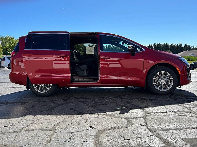 2027 Chrysler Pacifica PACIFICA SELECT AWD