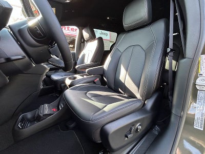 2027 Chrysler Pacifica PACIFICA SELECT AWD