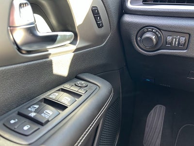2027 Chrysler Pacifica PACIFICA SELECT AWD