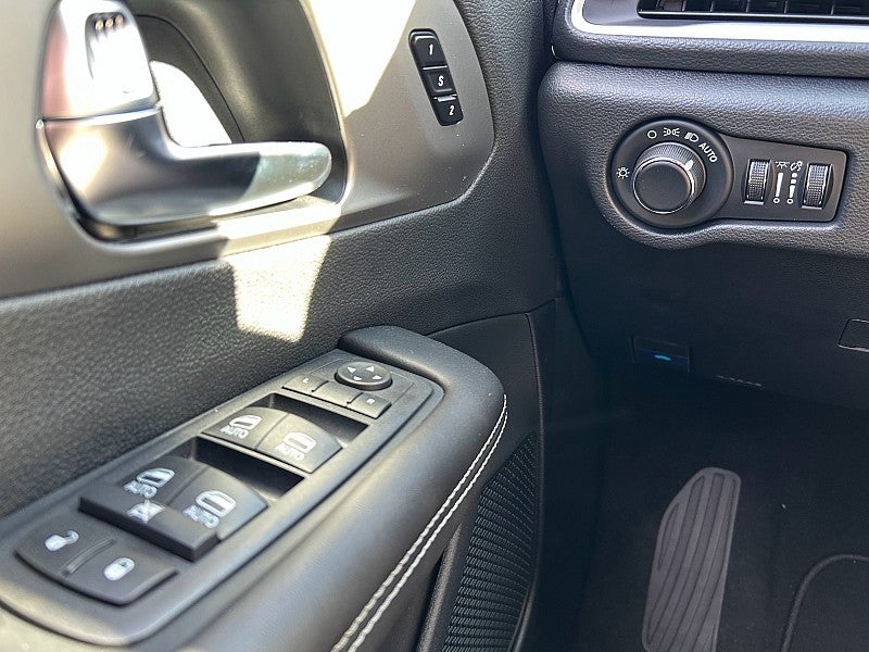 2027 Chrysler Pacifica PACIFICA SELECT AWD