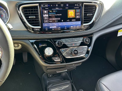 2027 Chrysler Pacifica PACIFICA SELECT AWD