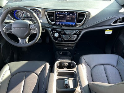 2027 Chrysler Pacifica PACIFICA SELECT AWD