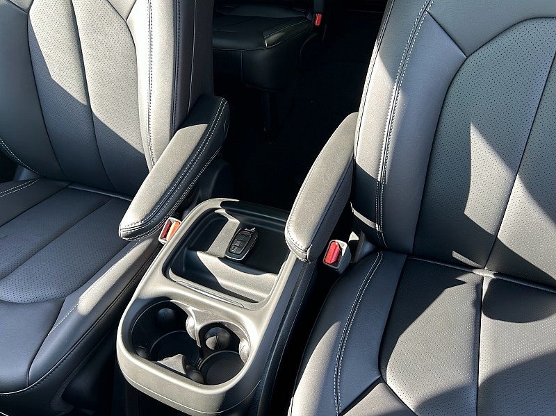 2027 Chrysler Pacifica PACIFICA SELECT AWD