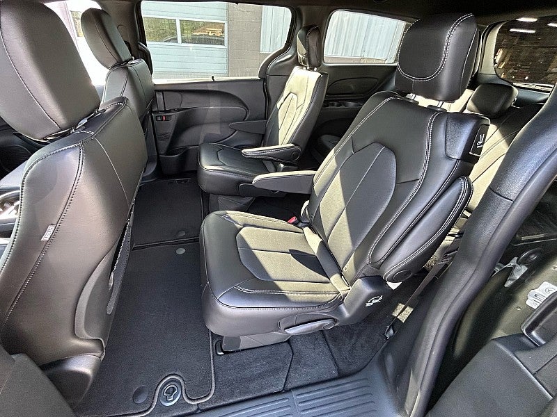 2027 Chrysler Pacifica PACIFICA SELECT AWD