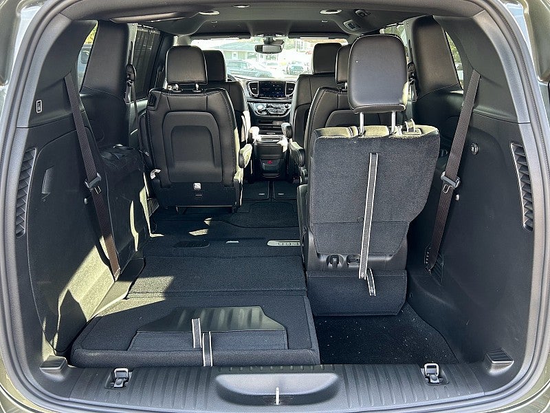 2027 Chrysler Pacifica PACIFICA SELECT AWD