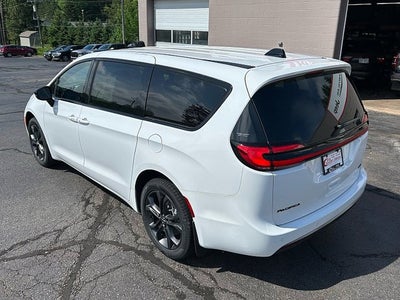 2026 Chrysler Pacifica PACIFICA SELECT AWD