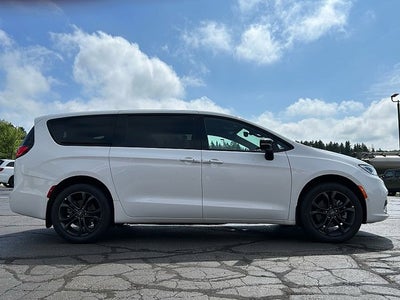 2026 Chrysler Pacifica PACIFICA SELECT AWD