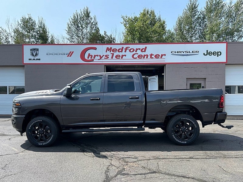 2026 RAM 2500 RAM 2500 BLACK EXPRESS CREW CAB 4X4 6'4' BOX